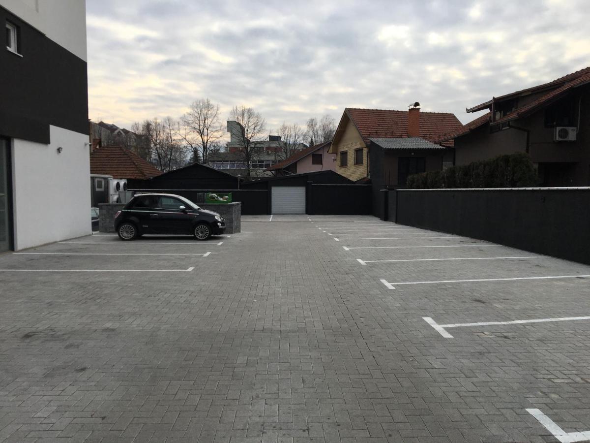 Cool Apartments With Free Parking Čačak 外观 照片